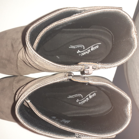 Cloudsteppers by Clark's Booties - Picture 5 of 5